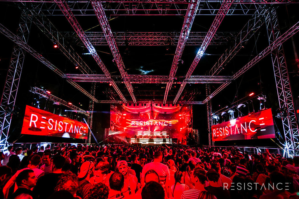 resistance ibiza vip table