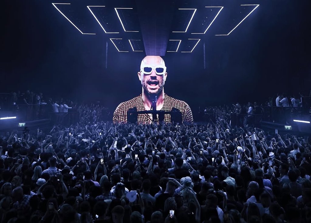 unvrs ibiza party