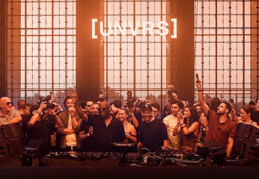 unvrs ibiza vip table